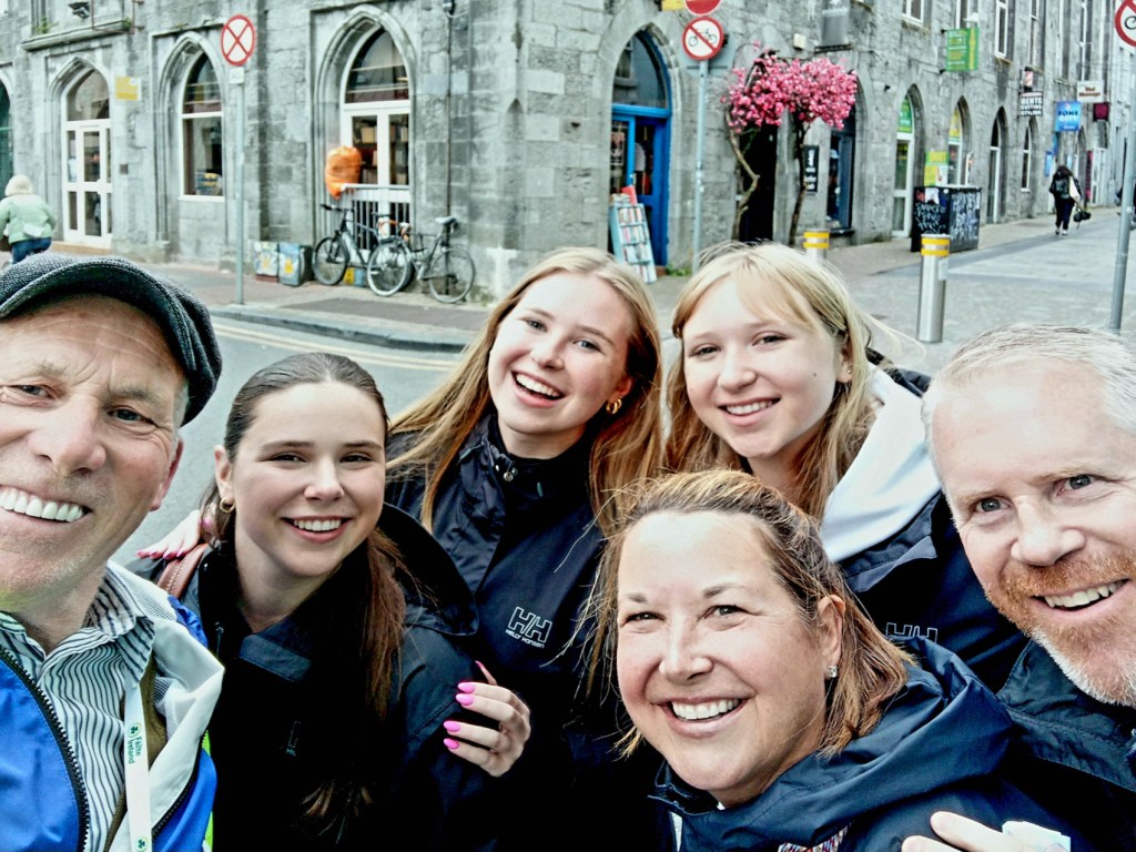 happy family on tour